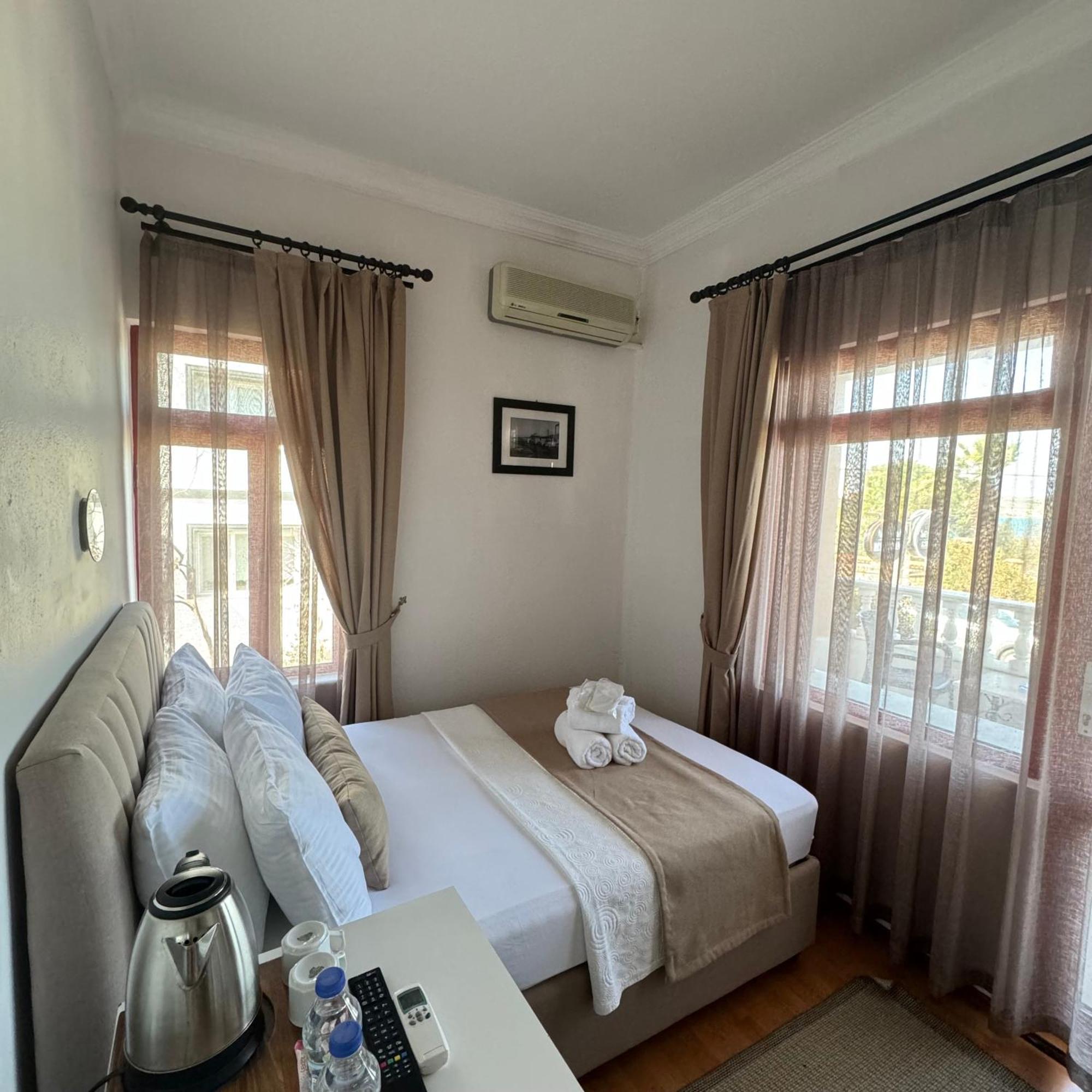 Soezer Otel Ayvalı Exterior foto
